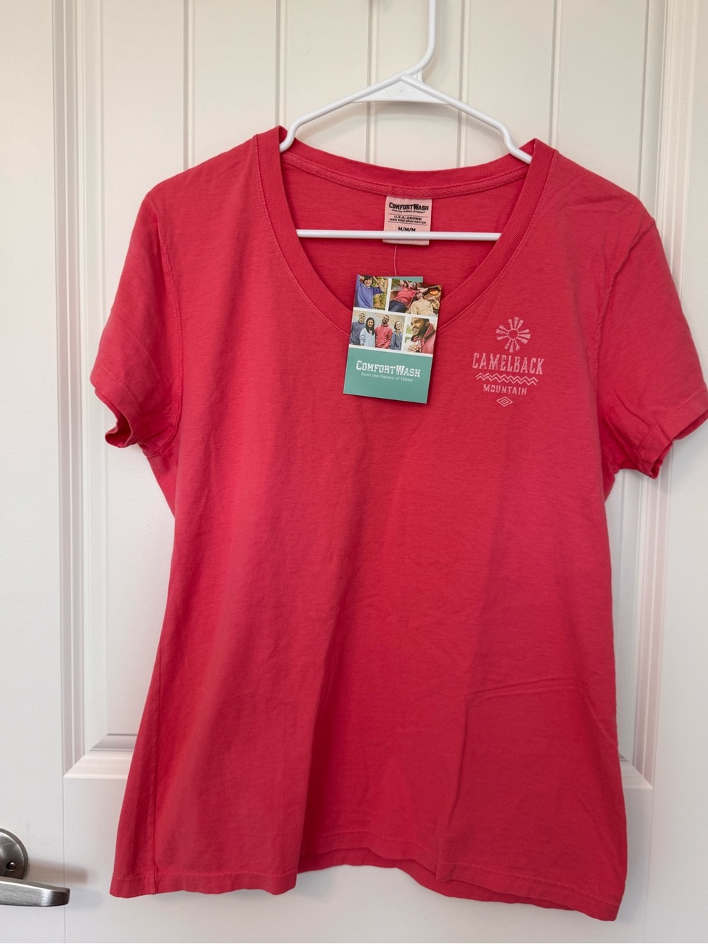 Camelback Mountain Phoenix Arizona Graphic Tee NWT Pink Medium